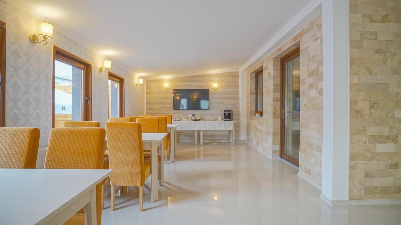 Monarch House Ξενοδοχείο Μπρασόβ Εξωτερικό φωτογραφία